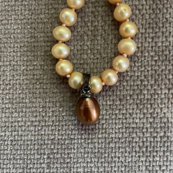 Champagne pearl necklace with removable pearl drop - Picture 5 of 8